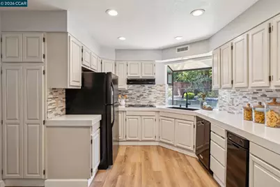 1 Heritage Oaks Rd, Pleasant Hill, CA 94523 - Photo 11