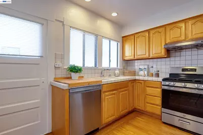1017 Pearl St, Alameda, CA 94501 - Photo 13