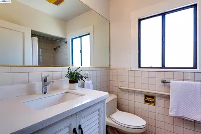 1017 Pearl St, Alameda, CA 94501 - Photo 19