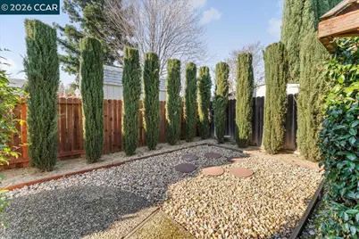 106 Oakmeade Ct, Vacaville, CA 95687 - Photo 35