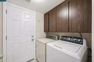 385 Century Cir, Danville, CA 94526 - Photo 33
