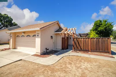 899 Malibu Drive, Concord, CA 94518 - Photo 1