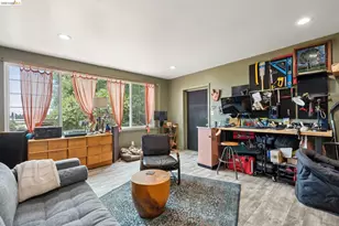 3271 Kempton Ave, Oakland, CA 94611 - Photo 63
