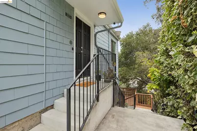 3271 Kempton Ave, Oakland, CA 94611 - Photo 23