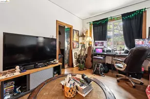 3271 Kempton Ave, Oakland, CA 94611 - Photo 11