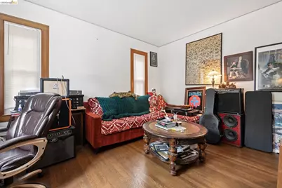 3271 Kempton Ave, Oakland, CA 94611 - Photo 9