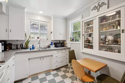 3271 Kempton Ave, Oakland, CA 94611 - Photo 13