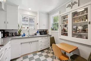 3271 Kempton Ave, Oakland, CA 94611 - Photo 13