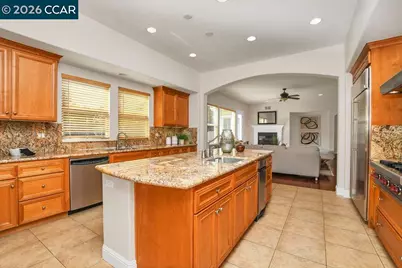 1077 Laguna Creek Ln, Pleasanton, CA 94566 - Photo 11