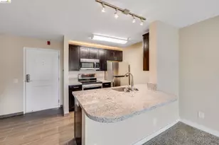 6400 Christie Ave, Emeryville, CA 94608 - Photo 3