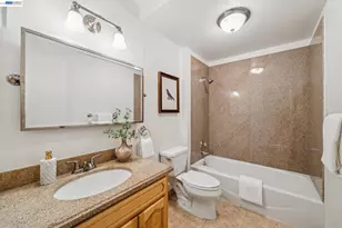 1327 Webster St, Alameda, CA 94501 - Photo 25