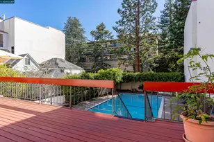 2005 Pleasant Valley Ave, Oakland, CA 94611 - Photo 39