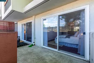 2005 Pleasant Valley Ave, Oakland, CA 94611 - Photo 35