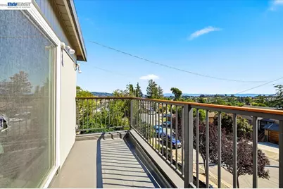 17888 Mayflower Dr, Castro Valley, CA 94546 - Photo 25