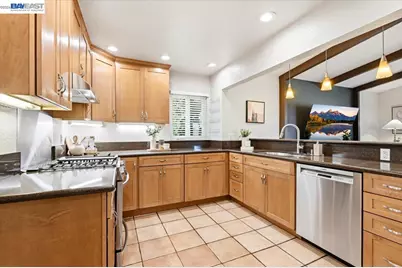 17888 Mayflower Dr, Castro Valley, CA 94546 - Photo 11