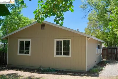 208 Circuit Dr, Roseville, CA 95678 - Photo 3
