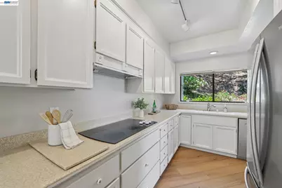3324 Ptarmigan Dr #1A, Walnut Creek, CA 94595 - Photo 13