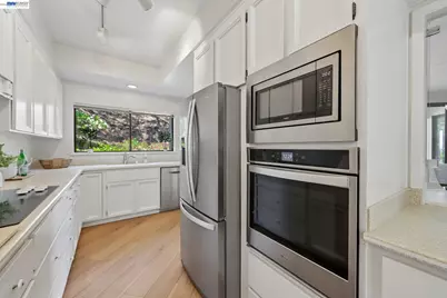 3324 Ptarmigan Dr #1A, Walnut Creek, CA 94595 - Photo 15