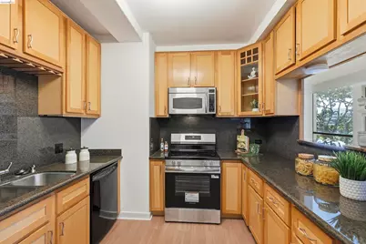 6363 Christie Ave #326, Emeryville, CA 94608 - Photo 31