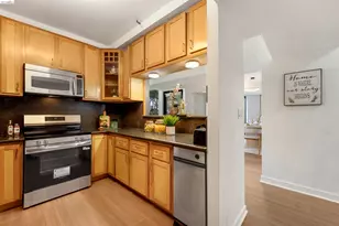 6363 Christie Ave, Emeryville, CA 94608 - Photo 29