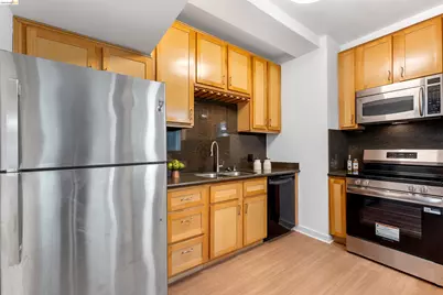 6363 Christie Ave #326, Emeryville, CA 94608 - Photo 27