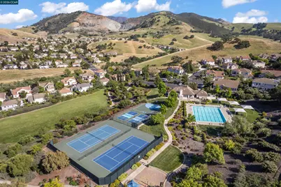 911 Autumn Oak Cir, Concord, CA 94521 - Photo 53