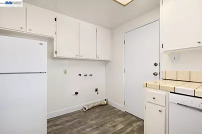 21585 Montgomery St, Hayward, CA 94541 - Photo 11