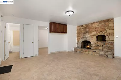 21585 Montgomery St, Hayward, CA 94541 - Photo 17