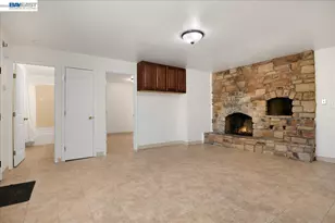 21585 Montgomery St, Hayward, CA 94541 - Photo 17