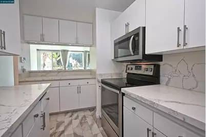 1425 Lakeside Drive #101, Oakland, CA 94612 - Photo 17