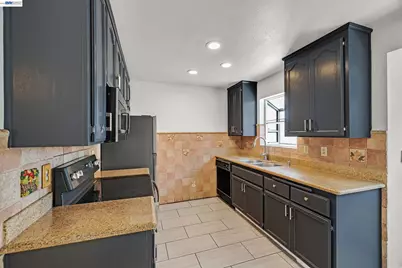 260 Estabrook St, San Leandro, CA 94577 - Photo 23