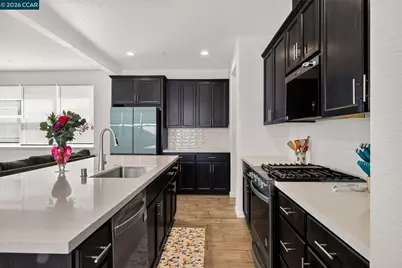 1119 Hiramatsu Ln, Winters, CA 95694 - Photo 19