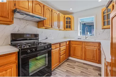 3932 Altamont Ave, Oakland, CA 94605 - Photo 11