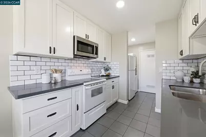2332 D St, Hayward, CA 94541 - Photo 3