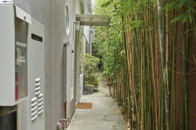2709 10th St #D, Berkeley, CA 94710 - Photo 3