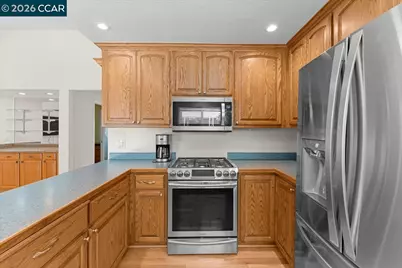 472 Cordoba Ln, Vacaville, CA 95688 - Photo 5