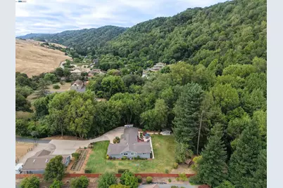 25477 Palomares Rd, Castro Valley, CA 94552 - Photo 19