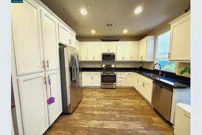 3821 Lookout Dr, Modesto, CA 95355 - Photo 5