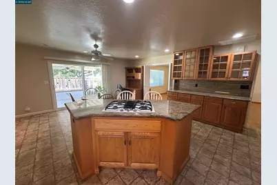 1707 Bishop Dr, Concord, CA 94521 - Photo 9