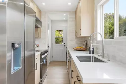 2013 Dolphin Dr, Aptos, CA 95003 - Photo 17