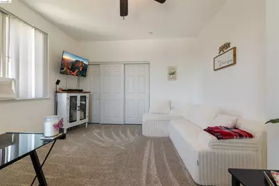 647 Macadamia Ct, Brentwood, CA 94513 - Photo 33
