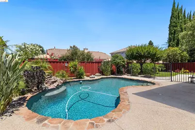 647 Macadamia Ct, Brentwood, CA 94513 - Photo 39