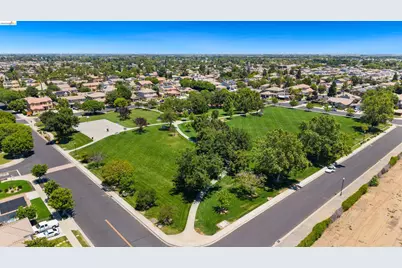 647 Macadamia Ct, Brentwood, CA 94513 - Photo 51