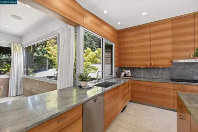 2 Crane Ct, Orinda, CA 94563 - Photo 33