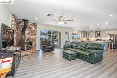1700 Eureka Ave, Brentwood, CA 94513 - Photo 11