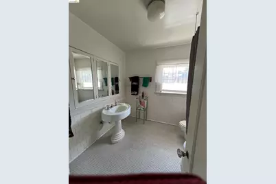 3788 Lakeshore, Oakland, CA 94610 - Photo 9