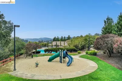 25570 Brookshire Dr, Castro Valley, CA 94552 - Photo 35