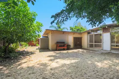 210 Riley Dr, Pacheco, CA 94553 - Photo 5