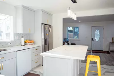 348 Valle Vista Ave, Vallejo, CA 94590 - Photo 3