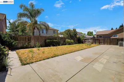 10433 Lone Star Way, Stockton, CA 95209 - Photo 25